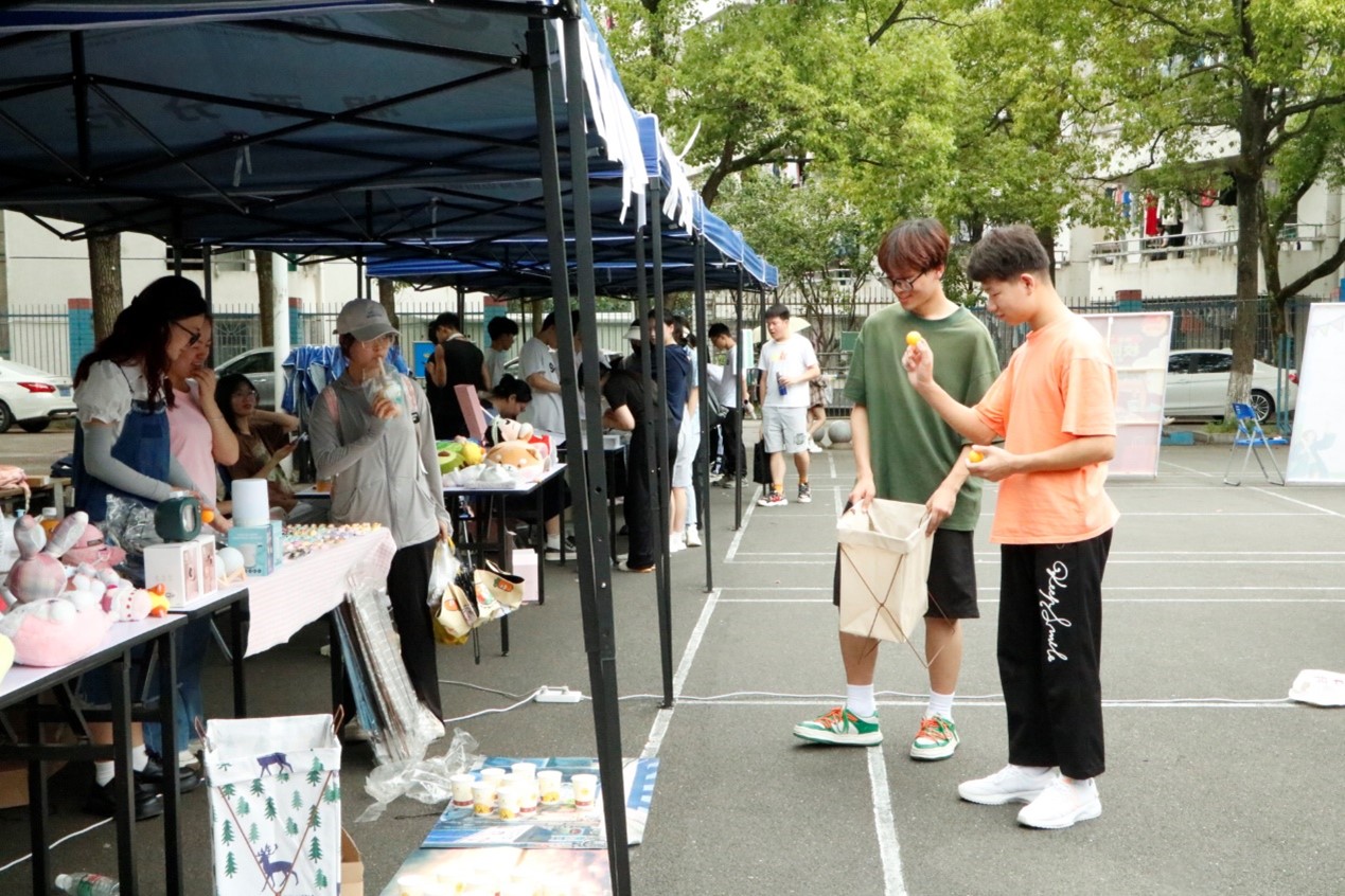 点燃创业梦想 激发创新活力—吉首大学开展2023年“起点创业坊”活动(图3) 点燃创业梦想 激发创新活力—吉首大学开展2023年“起点创业坊”活动(图3)