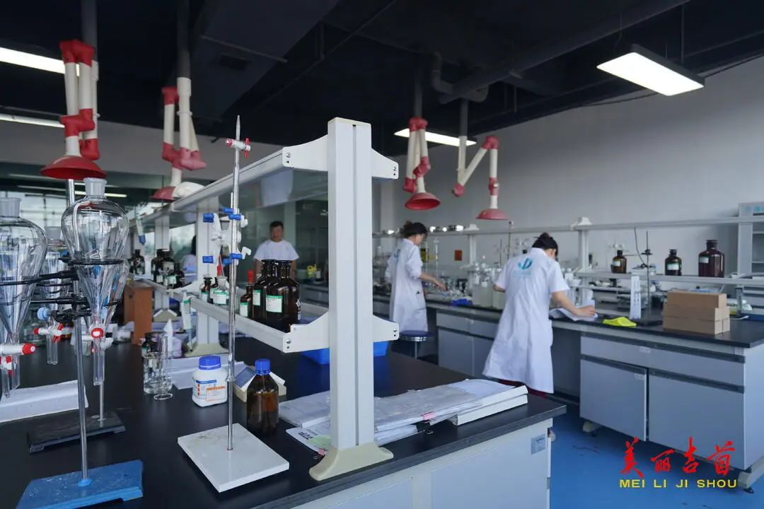 “贷”动创业梦想 托起就业民生|吉首市创业担保贷款存量突破亿元大关!(图2) “贷”动创业梦想 托起就业民生|吉首市创业担保贷款存量突破亿元大关!(图2)