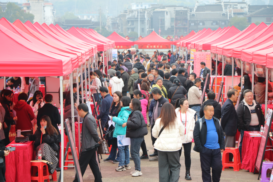 吉首市:办好民生实事书写“幸福答卷”(图2) 吉首市:办好民生实事书写“幸福答卷”(图2)