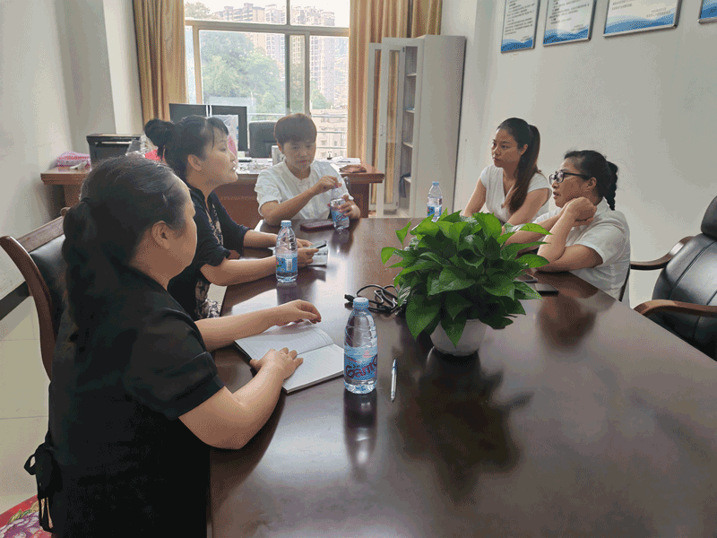 携手共进,共商发展,吉首市人力资源服务协会家政会员座谈会(图1) 携手共进,共商发展,吉首市人力资源服务协会家政会员座谈会(图1)