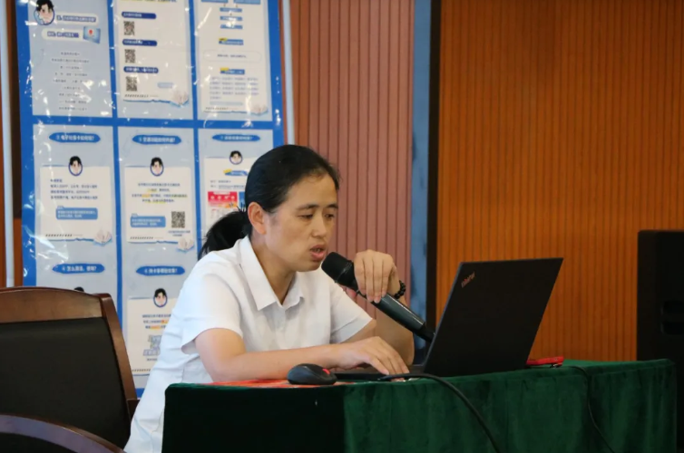 吉首:“四送”行动进企业 暖心服务促发展(图2) 吉首:“四送”行动进企业 暖心服务促发展(图2)