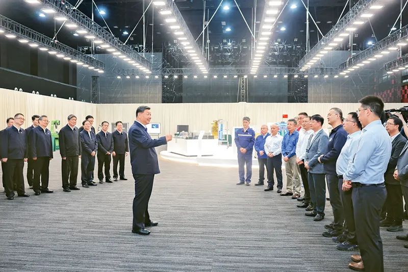 《求是》杂志发表习近平总书记重要文章《促进高质量充分就业》(图2) 《求是》杂志发表习近平总书记重要文章《促进高质量充分就业》(图1)