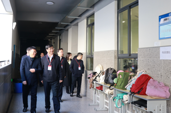 中央机关及其直属机构2025年度考试录用公务员湖南考区笔试顺利举行(图2)