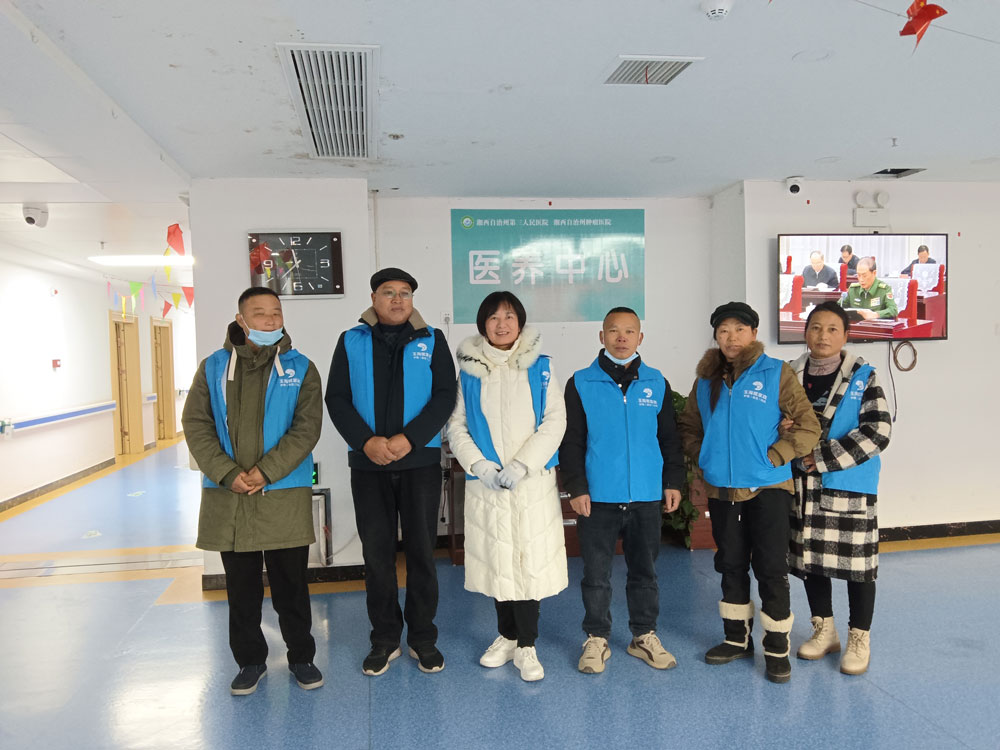 吉首玉海螺家政养老护理班学员开启湘西州肿瘤医院见习之旅(图1)